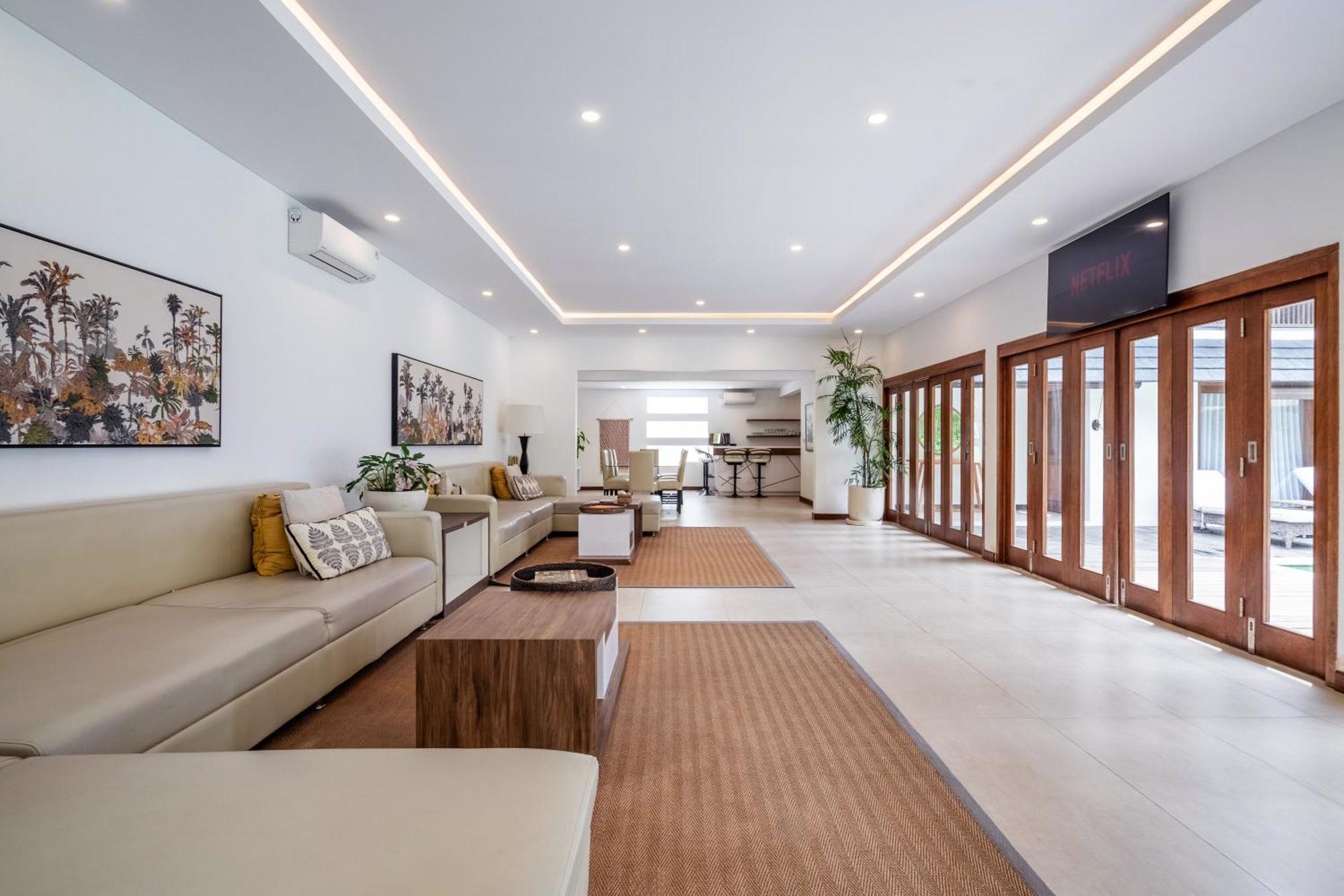 Vienna Villas Seminyak Esterno foto